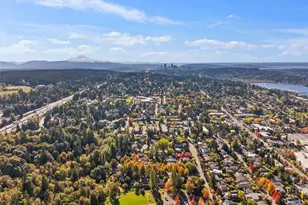 11104 NE 68th St, Kirkland, WA 98033 - Photo 32