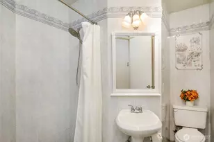 4003 NE 6th Ct, Renton, WA 98056 - Photo 14