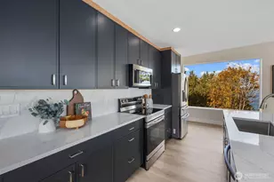 1701 41st Ave SW, Seattle, WA 98116 - Photo 16