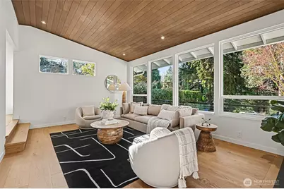 6560 W Mercer Way, Mercer Island, WA 98040 - Photo 4