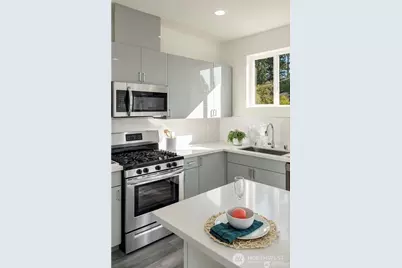 18526 Wallingford Avenue N #B, Shoreline, WA 98133 - Photo 4