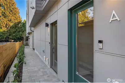 18526 Wallingford Avenue N #B, Shoreline, WA 98133 - Photo 2