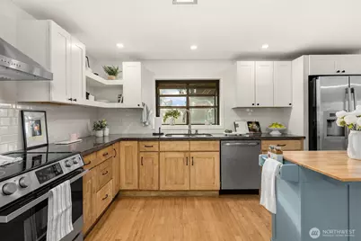 8450 24th Avenue SW, Seattle, WA 98106 - Photo 8