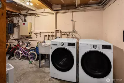 8701 35th Avenue NE #9, Seattle, WA 98115 - Photo 16