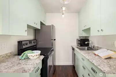 8701 35th Avenue NE #9, Seattle, WA 98115 - Photo 4