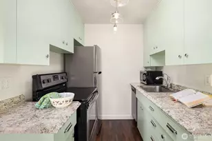 8701 35th Ave NE, Seattle, WA 98115 - Photo 4