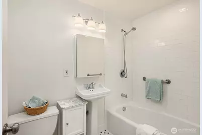 8701 35th Avenue NE #9, Seattle, WA 98115 - Photo 10