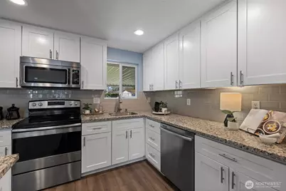 10502 Earley Avenue SW, Lakewood, WA 98499 - Photo 6