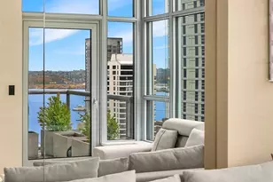 588 Bell St, Seattle, WA 98121 - Photo 2