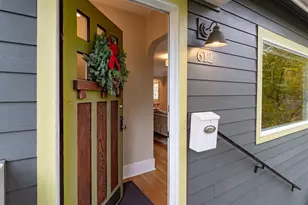 612 NW 84th St, Seattle, WA 98117 - Photo 2