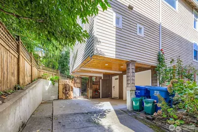 2622 E Madison Street, Seattle, WA 98112 - Photo 2