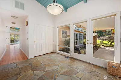 9506 Valhalla Way, Bothell, WA 98011 - Photo 10