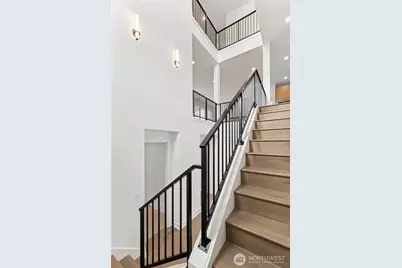 8428 137th Avenue SE, Newcastle, WA 98059 - Photo 2