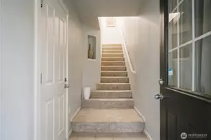 18258 NE 96th Way, Redmond, WA 98052 - Photo 2