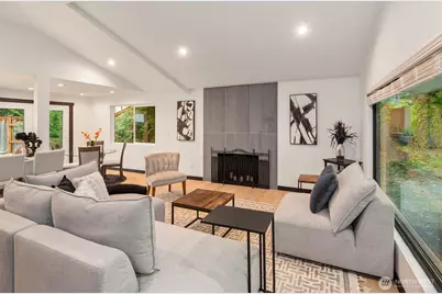 10045 NE 15th Street, Bellevue, WA 98004 - Photo 2