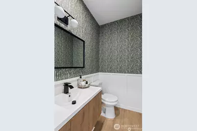 4002 Courtland Place S, Seattle, WA 98118 - Photo 8