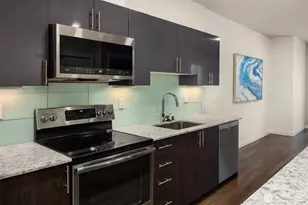 1085 103rd Ave NE, Bellevue, WA 98004 - Photo 4