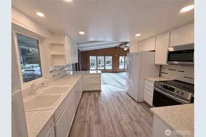 9314 Canyon Road E #85, Puyallup, WA 98371 - Photo 8