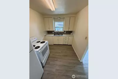 10908 10910 Valley Avenue E, Puyallup, WA 98372 - Photo 20