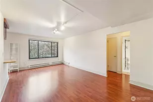 1105 Spring St, Seattle, WA 98104 - Photo 10