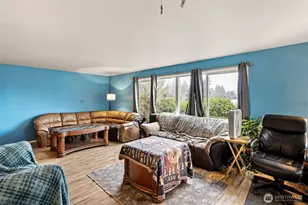 3303 11th St, Bremerton, WA 98312 - Photo 2