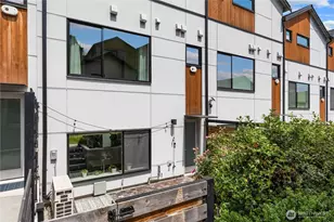 3901 S Cloverdale St, Seattle, WA 98118 - Photo 2