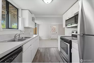 6251 3rd Avenue NW, Seattle, WA 98107 - Photo 10