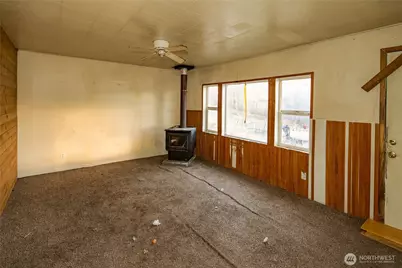 4521 Highway 25 S, Hunters, WA 99137 - Photo 30