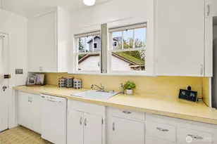 2733 37th Ave SW, Seattle, WA 98126 - Photo 12