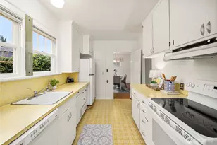 2733 37th Ave SW, Seattle, WA 98126 - Photo 22