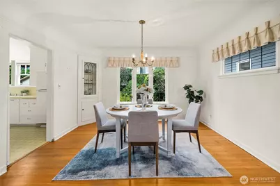 2733 37th Avenue SW, Seattle, WA 98126 - Photo 10