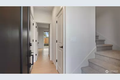 429 Legion Drive #C, Everett, WA 98201 - Photo 2