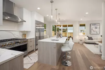 815 18th Avenue W, Kirkland, WA 98033 - Photo 4