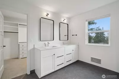 12332 38th Avenue NE #1, Seattle, WA 98125 - Photo 18