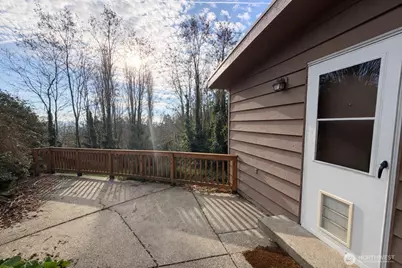 1813 Taylor Avenue N, Seattle, WA 98109 - Photo 22