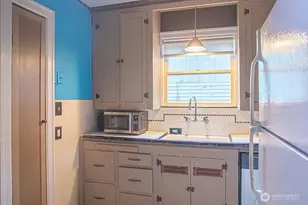 2020 Marine Dr, Bremerton, WA 98312 - Photo 10