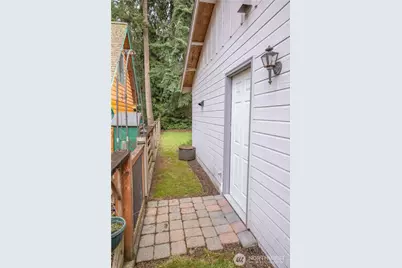 7847 Blakely Avenue, Clinton, WA 98236 - Photo 20