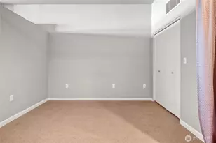 17 W Mercer St, Seattle, WA 98119 - Photo 20