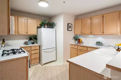 1733 NW 59th Street #201, Seattle, WA 98107 - Photo 12