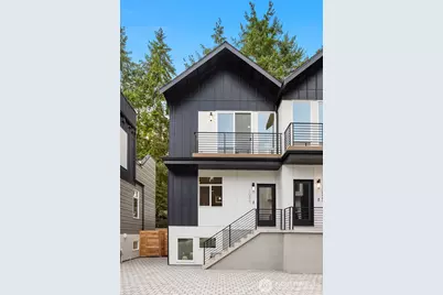 10823 11th Avenue NE, Seattle, WA 98125 - Photo 2