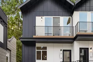 10823 11th Ave NE, Seattle, WA 98125 - Photo 2