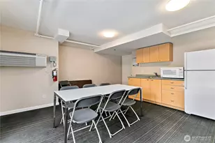 425 Vine St, Seattle, WA 98121 - Photo 26