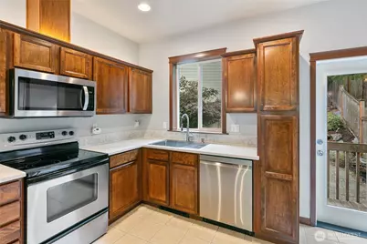 2923 Belmonte Lane, Everett, WA 98201 - Photo 16