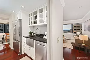 1301 Spring St, Seattle, WA 98104 - Photo 10