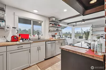 8754 Peavey Road, Sedro Woolley, WA 98284 - Photo 18