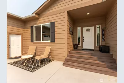 50 Luther Court, Malaga, WA 98828 - Photo 2