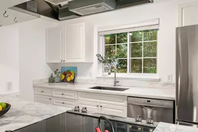 23307 Cedar Way #R102, Mountlake Terrace, WA 98043 - Photo 14