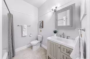 8633 Wabash Ave S, Seattle, WA 98118 - Photo 18