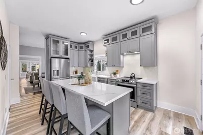 8633 Wabash Avenue S, Seattle, WA 98118 - Photo 12