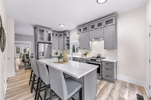 8633 Wabash Ave S, Seattle, WA 98118 - Photo 12